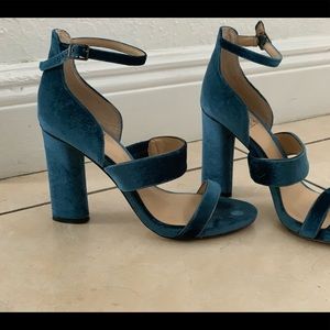 Vinca Camuto Heels